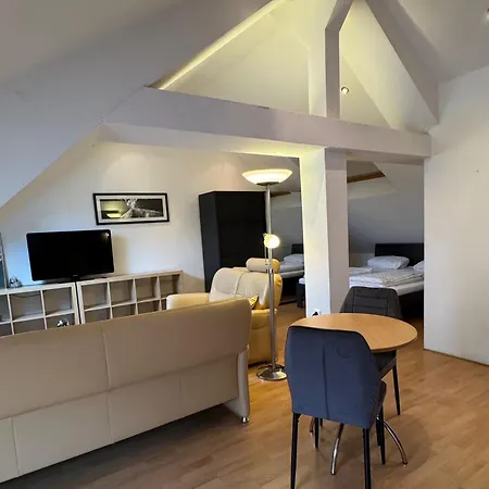 Helles Appartment, Wlan, Netflix, Naehe Chio Apartmán